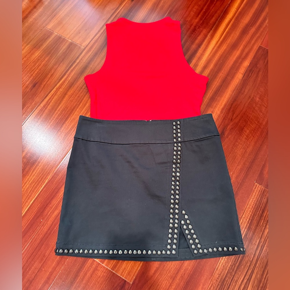NWOT Gray Studded Mini Drop Waisted Skirt